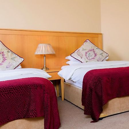 Dingle Bay Hotel Екстер'єр фото