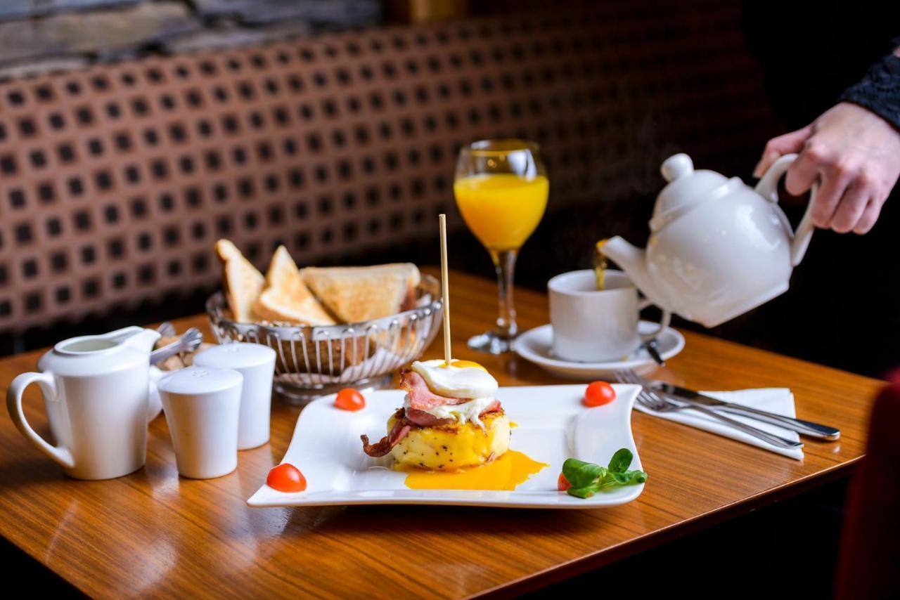 Dingle Bay Hotel Екстер'єр фото