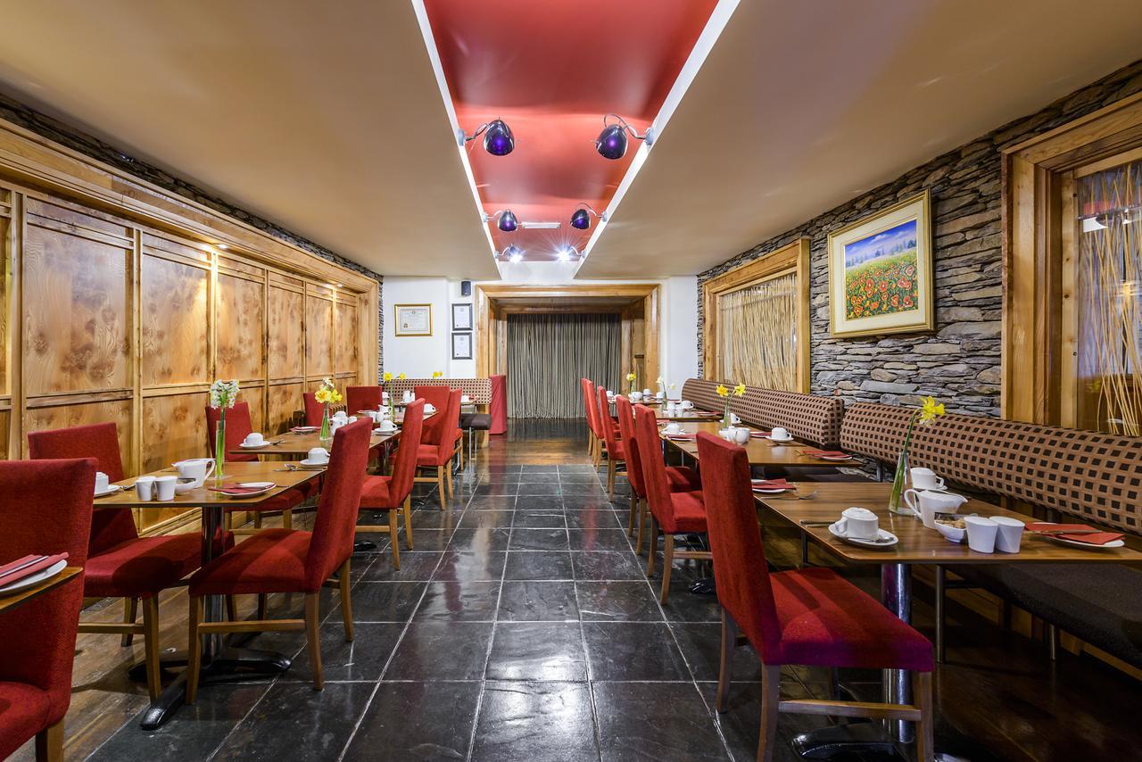 Dingle Bay Hotel Екстер'єр фото