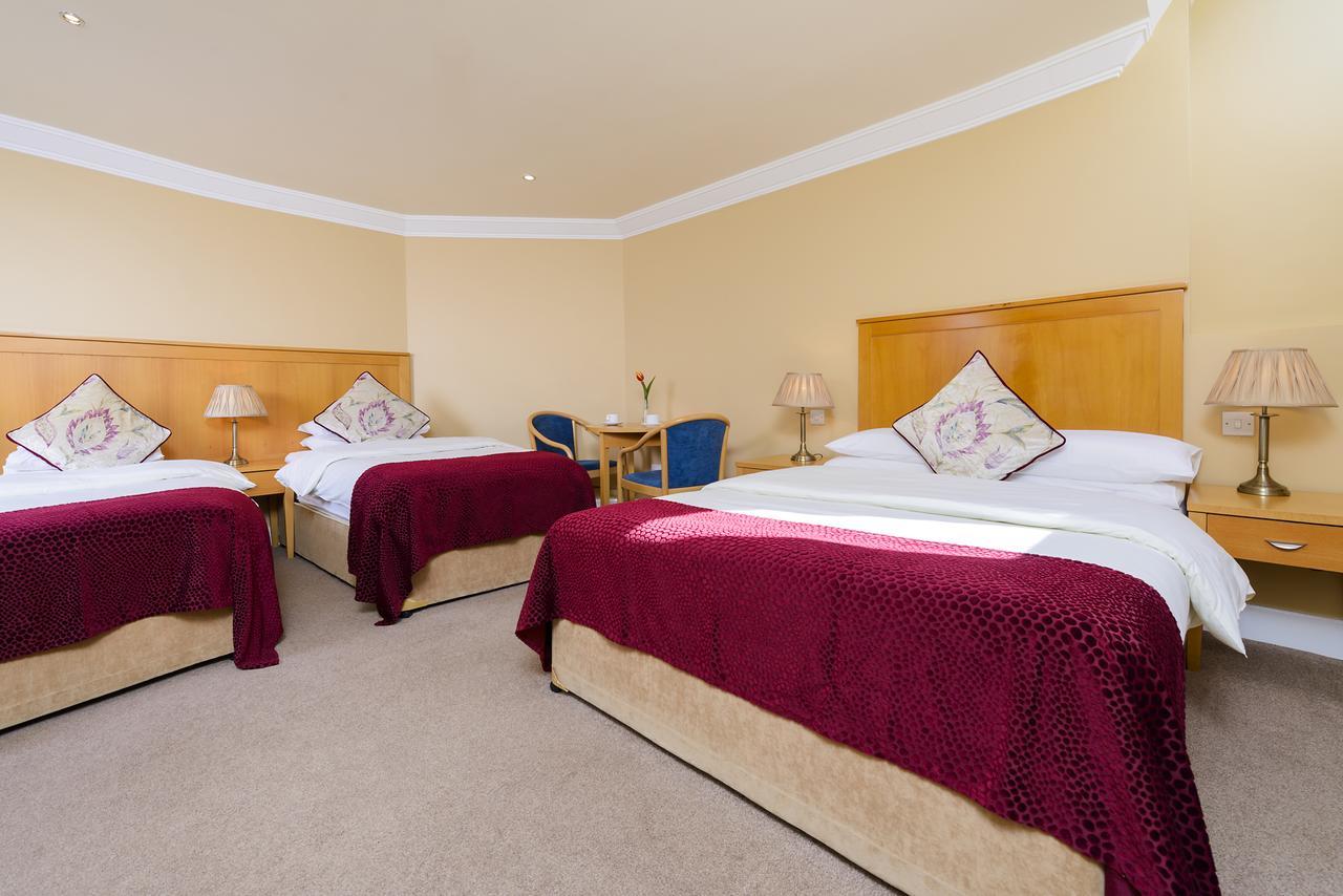 Dingle Bay Hotel Екстер'єр фото