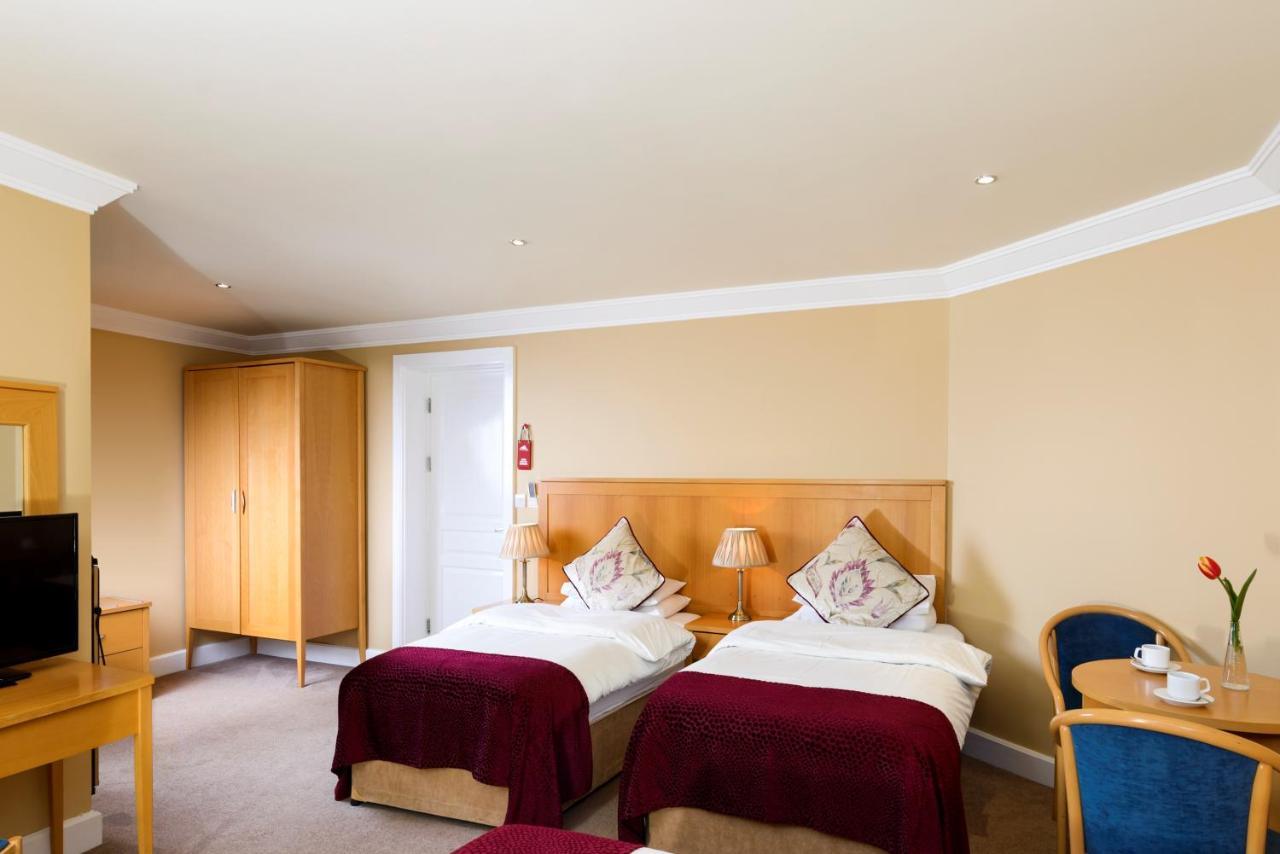 Dingle Bay Hotel Екстер'єр фото